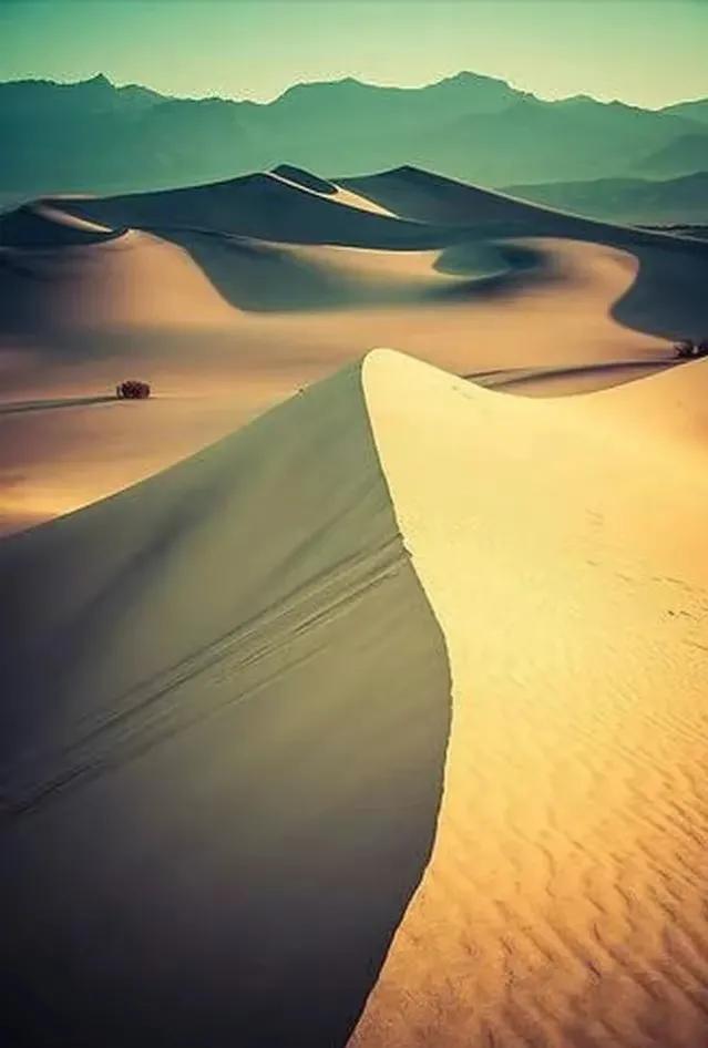 沙漠风景壁纸 (唯美沙漠风景图片壁纸)