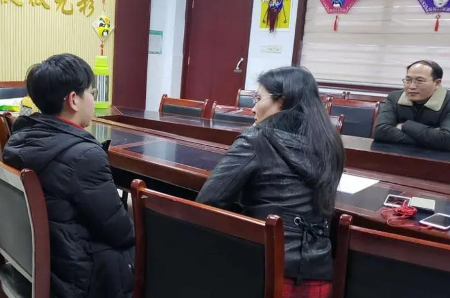 上海一学生6楼坠亡,上海研一学生坠亡是男生还是女生