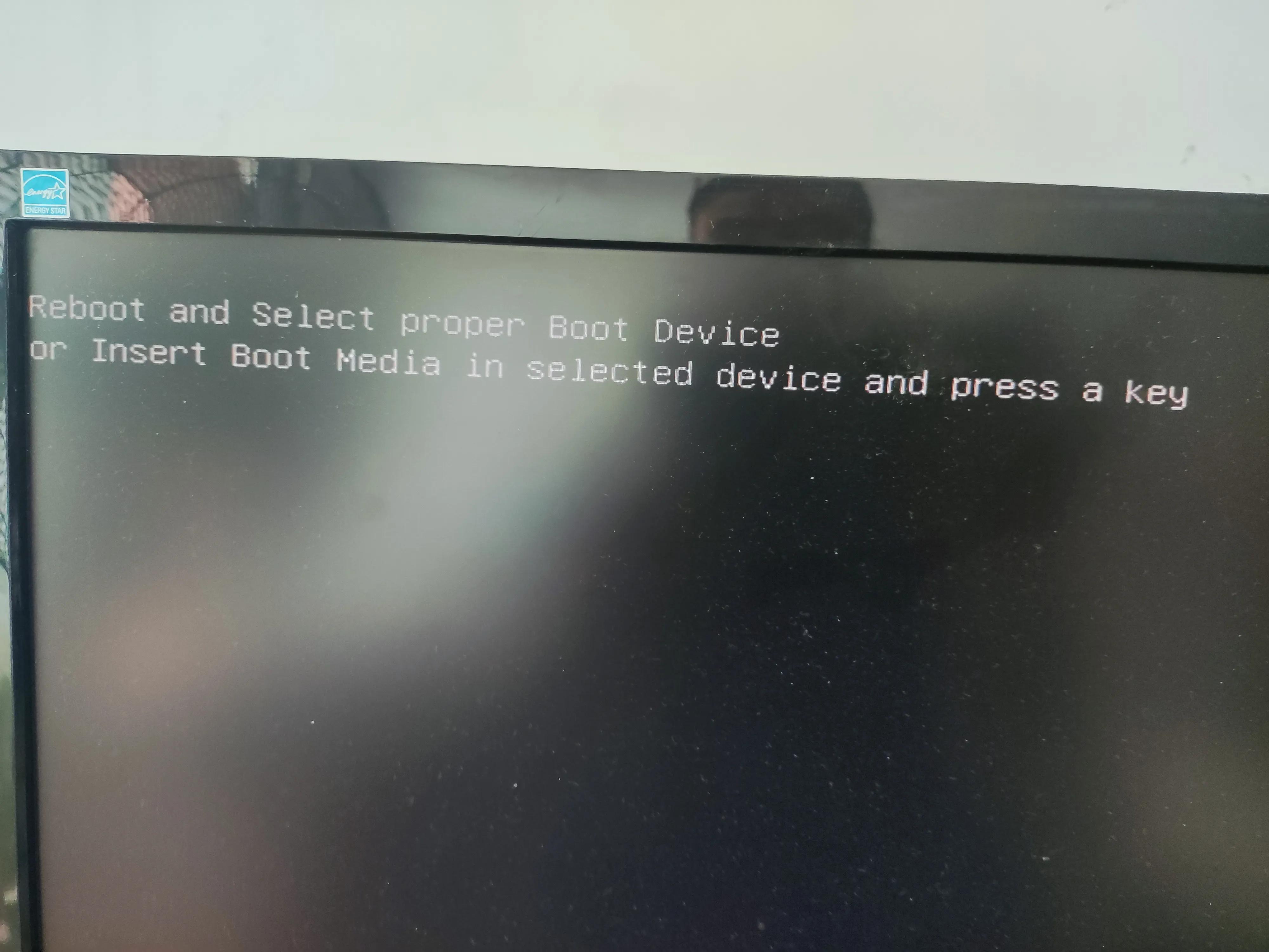 电脑bios启动项设置,电脑开机自动进bios