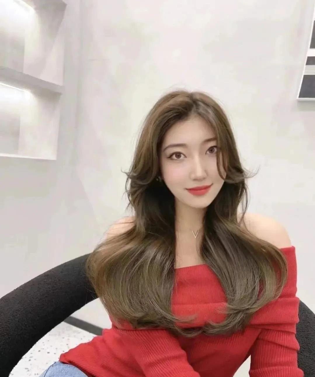 女生中长韩式浪漫气垫烫