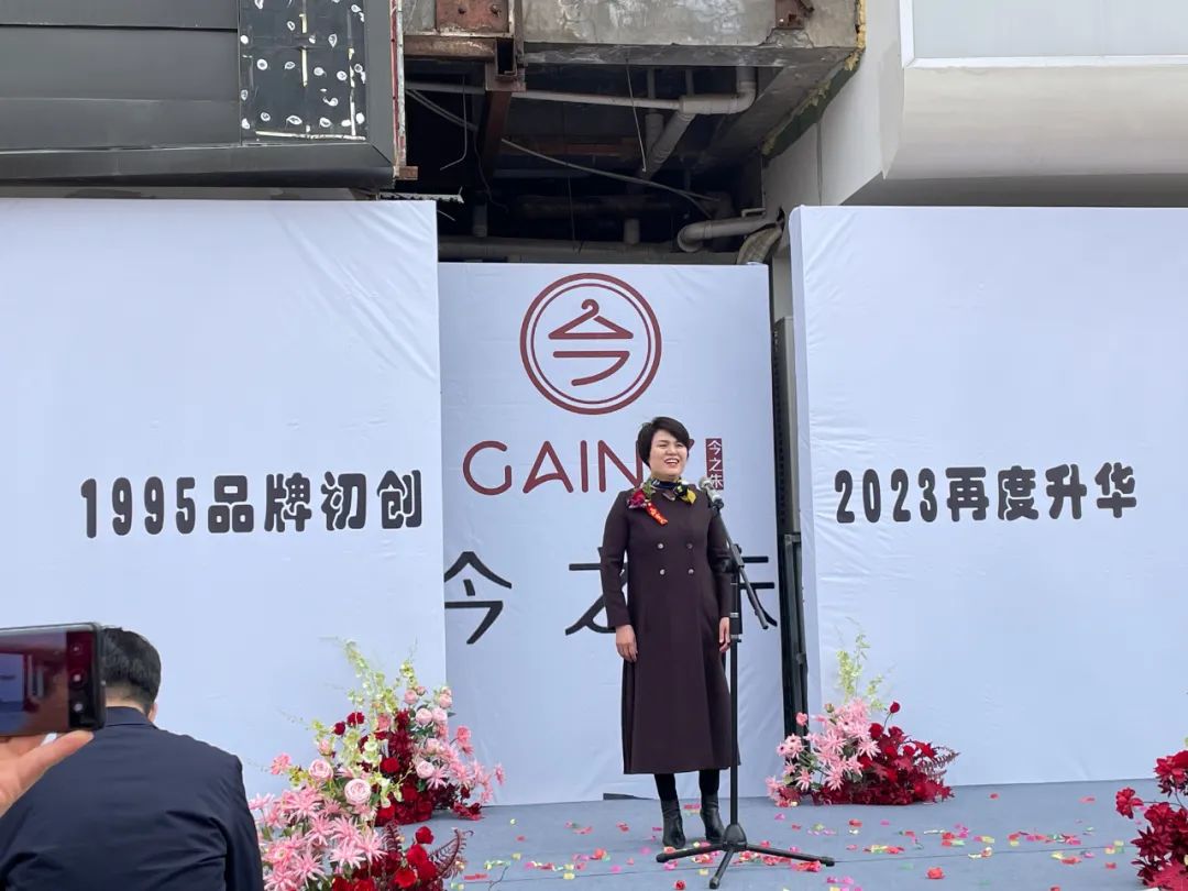 初心引领、匠心致远龙亭区新联会祝贺会员企业盛大开业