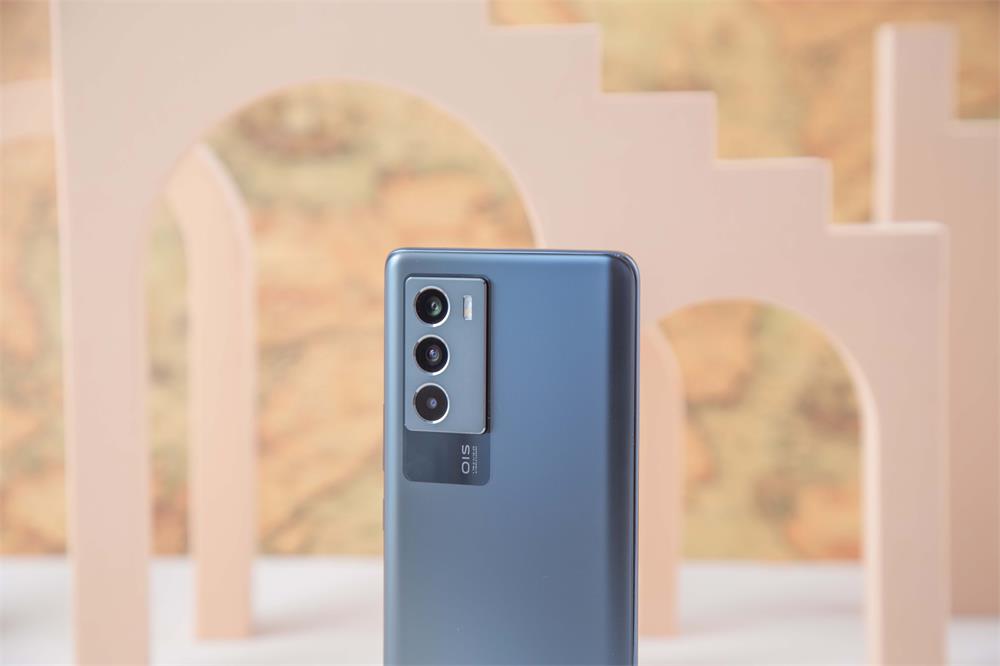 iqooneo5s首发测评,iqooneo5se和iqooneo5s区别