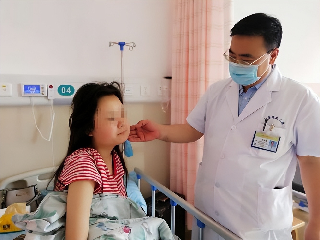 脖子和腋下的“小肉粒”是什么？能直接用手揪掉吗？医生揭露真相