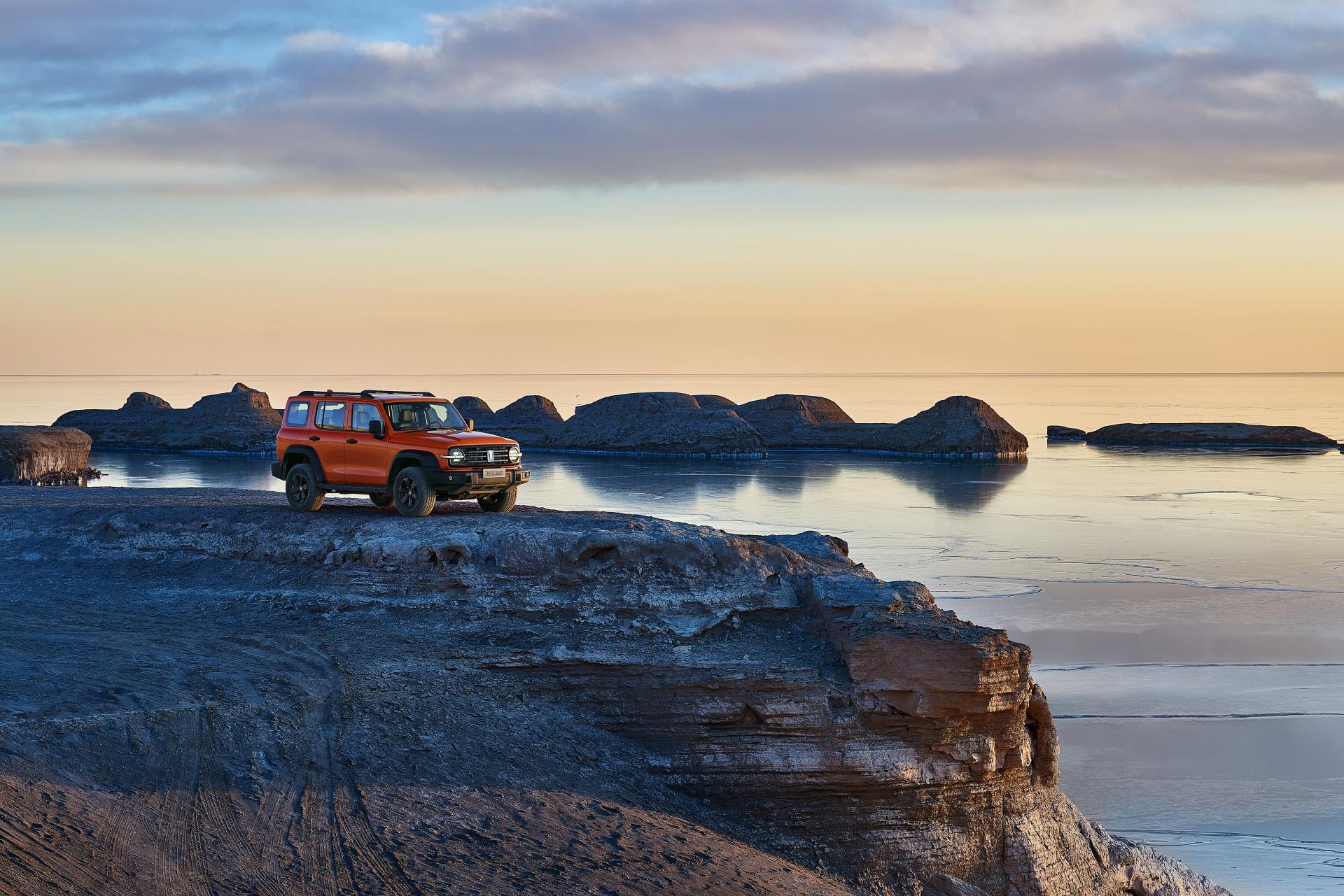 jeep牧马人对比坦克400,bj40坦克300牧马人如何选择