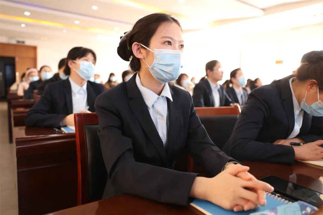 最新护理操作静脉输液视频,外周静脉输液护理创新案例分析