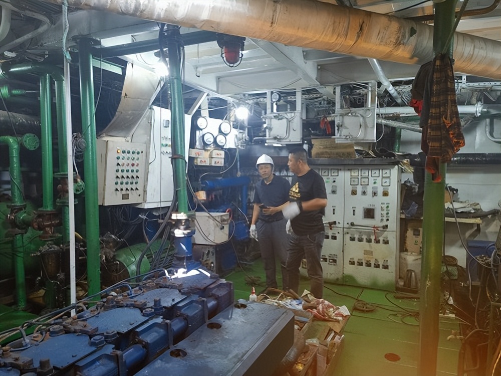 区渔政监督大队开展水上执法行动,渔政海事部门开展联合执法