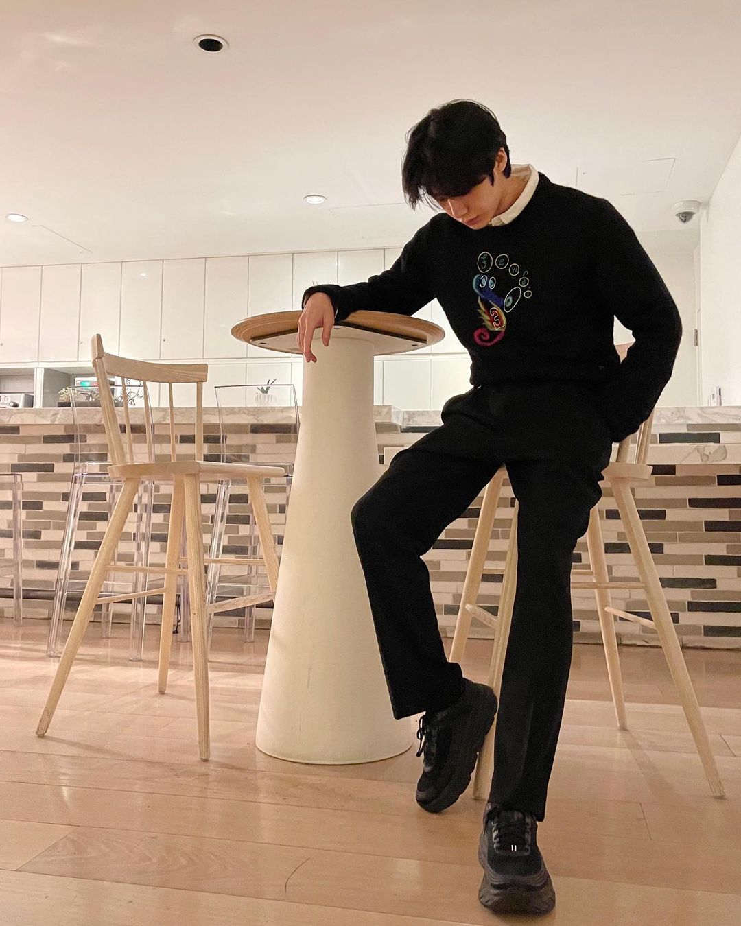 怎么看韩国人穿搭,韩国人怎么看蔡亨源