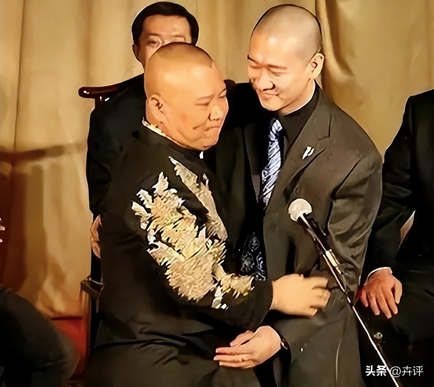 曹云金坦然面对黑粉们的评论,曹云金在直播中澄清曾经的事情