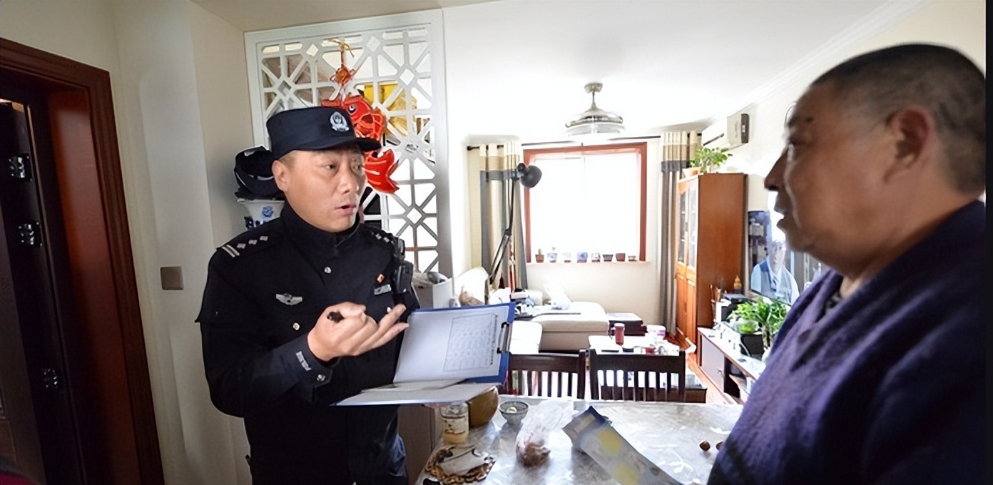 03年轰动中央的大案，19岁少年偷走高考试卷，万千考生因此落榜