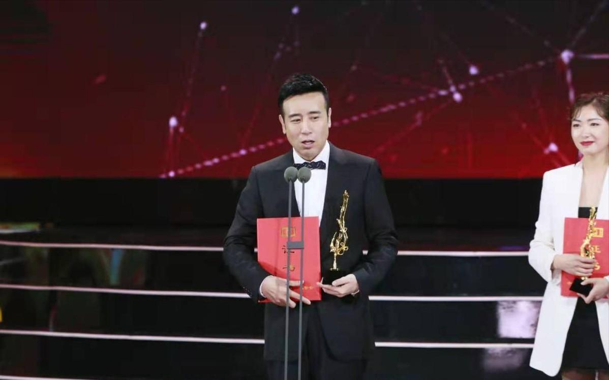 演员于和伟简历和他妻子照片,演员于和伟的家庭生活幸福吗