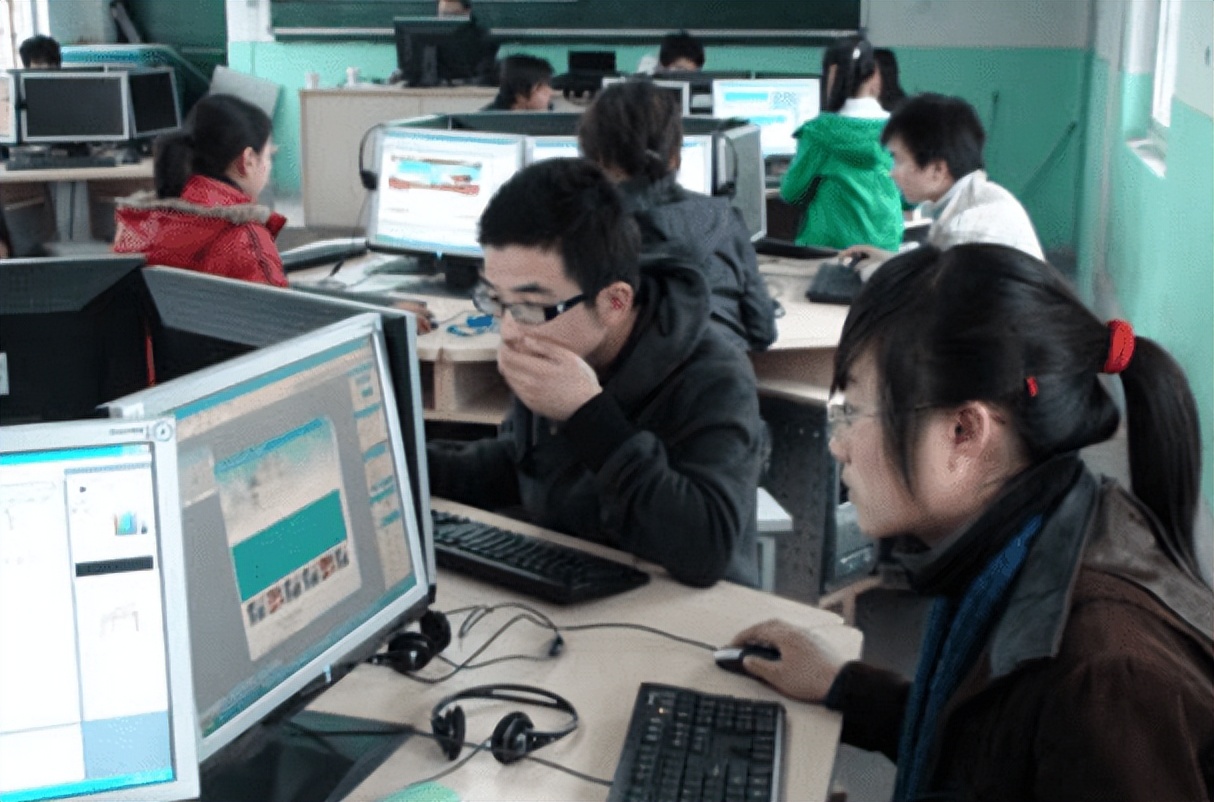 计算机专业哪个专业适合女生就业,适合女生报考计算机类专业有哪些