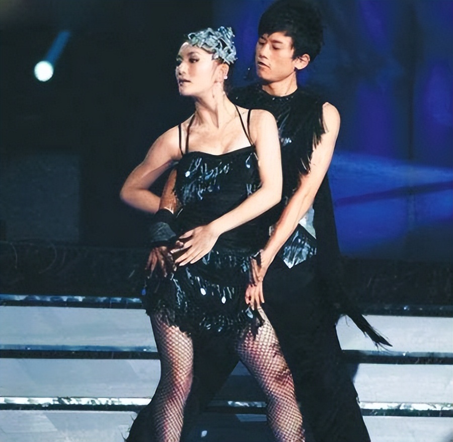 好恶臭！张杰粉丝厌恶谢娜，吐槽其没内涵还小气，竟希望张杰出轨