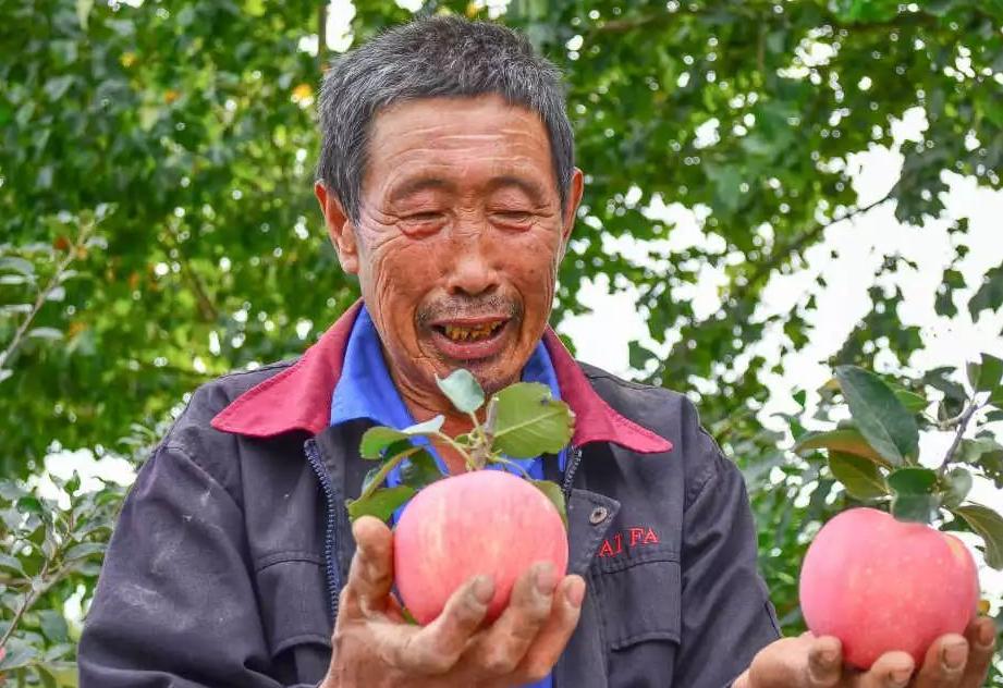 曹德旺创业时期的回忆,曹德旺这么有钱是他哥哥帮的忙吗