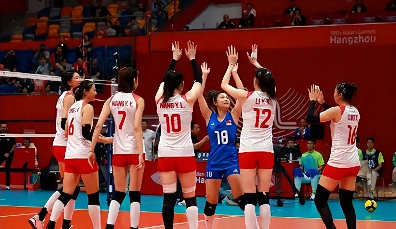 何诗蓓夺冠奏国歌,何诗蓓破世界纪录