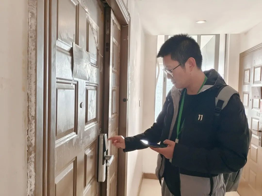 打工人涌入大城市：长租公寓爆满，简历多到看不过来