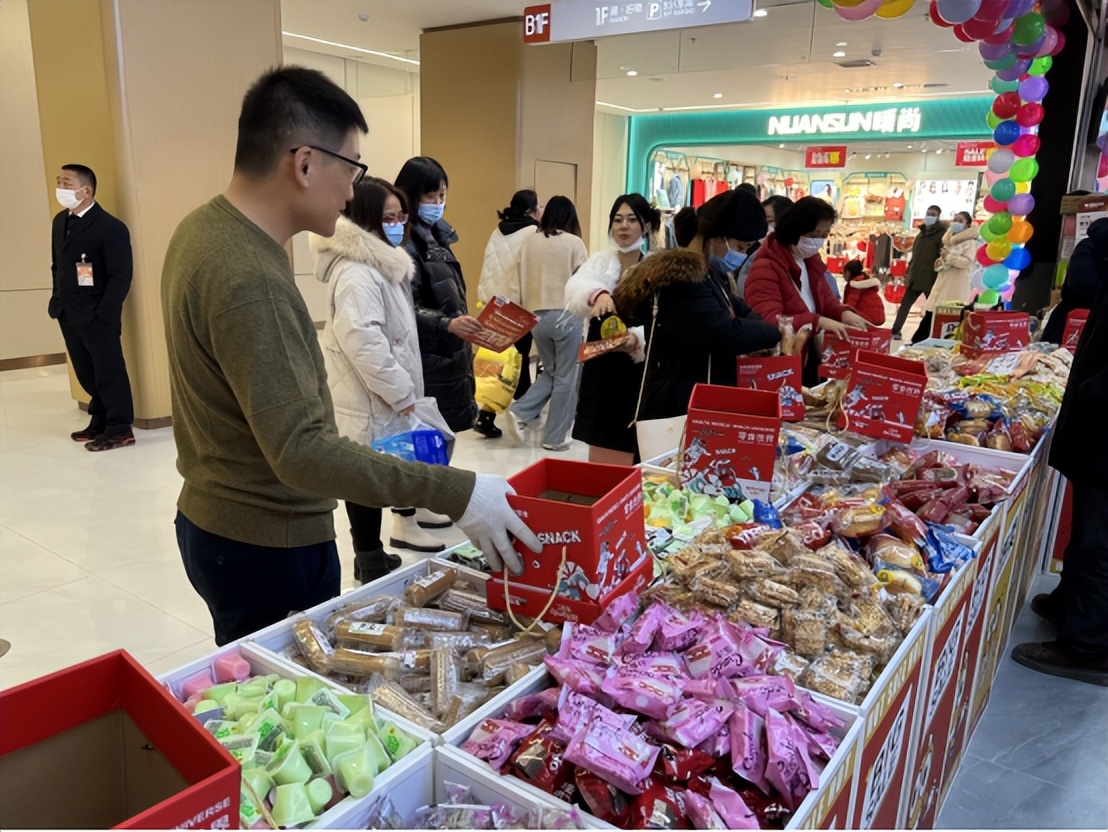 怎样才能开零食店,怡佳仁零食加盟靠谱吗