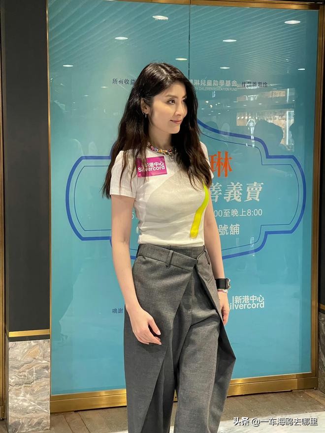 陈慧琳卖二手衣物引疯抢,陈慧琳义卖二手衣物引疯抢