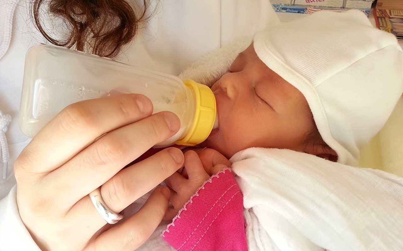 婴儿脸上有湿疹用什么洗脸,皮炎湿疹洗澡注意什么