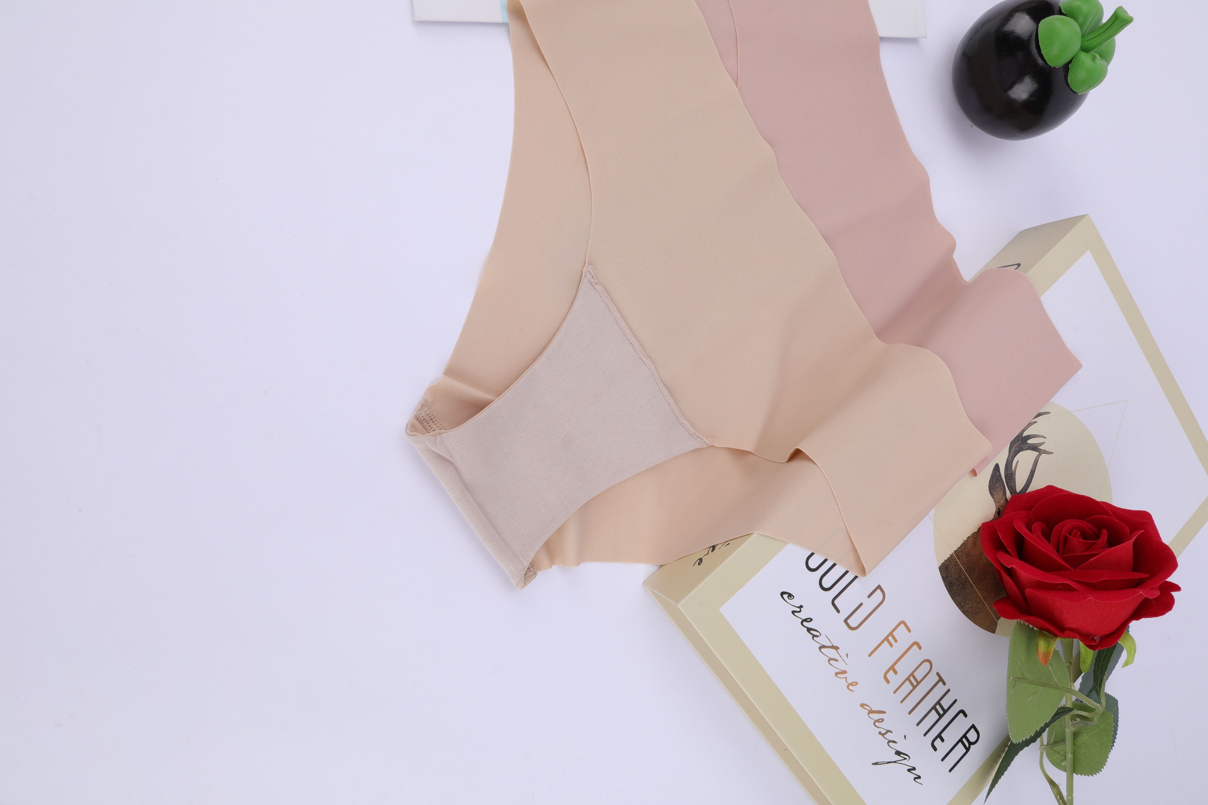 无痕*裤内**和传统*裤内**有何区别?无痕*裤内**是一种高级的内衣设计