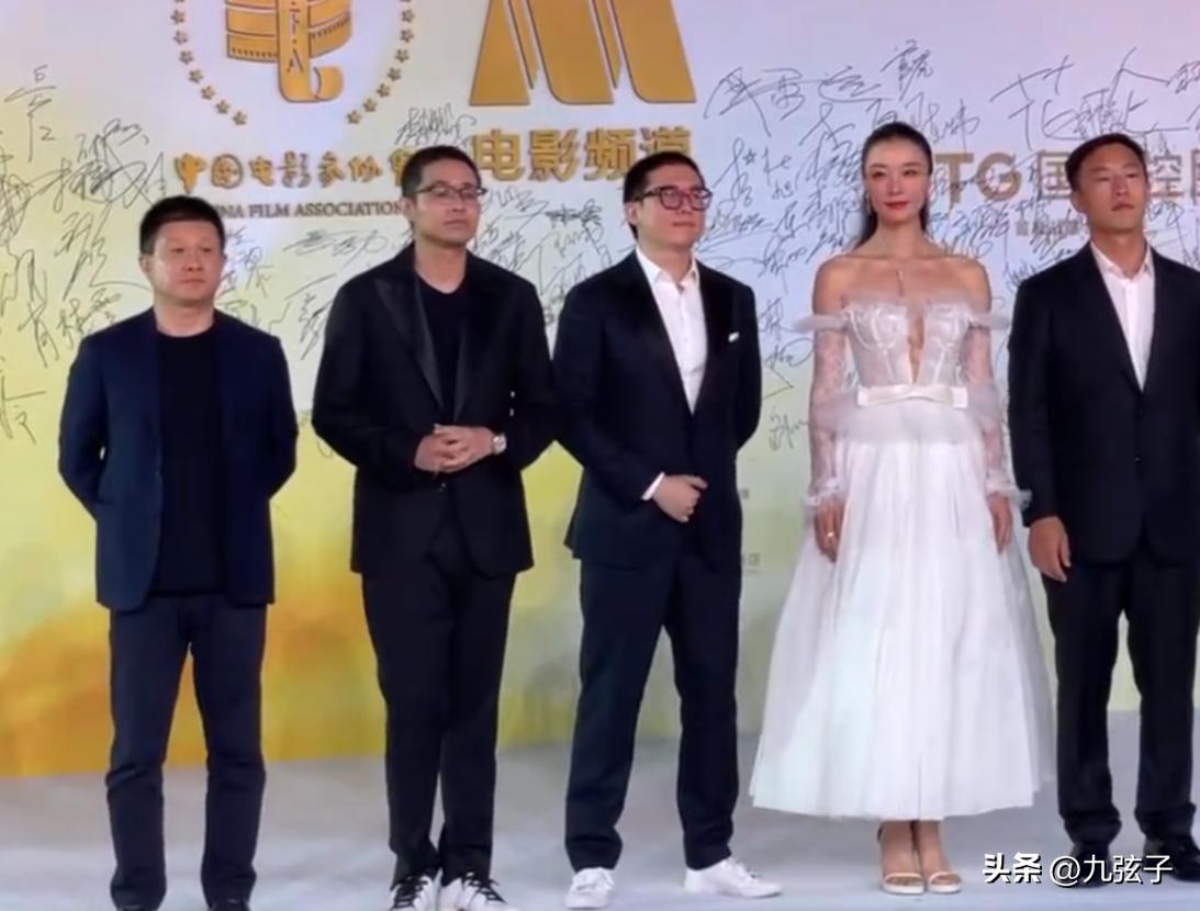 争奇斗艳红毯秀,惊艳亮相金鸡红毯