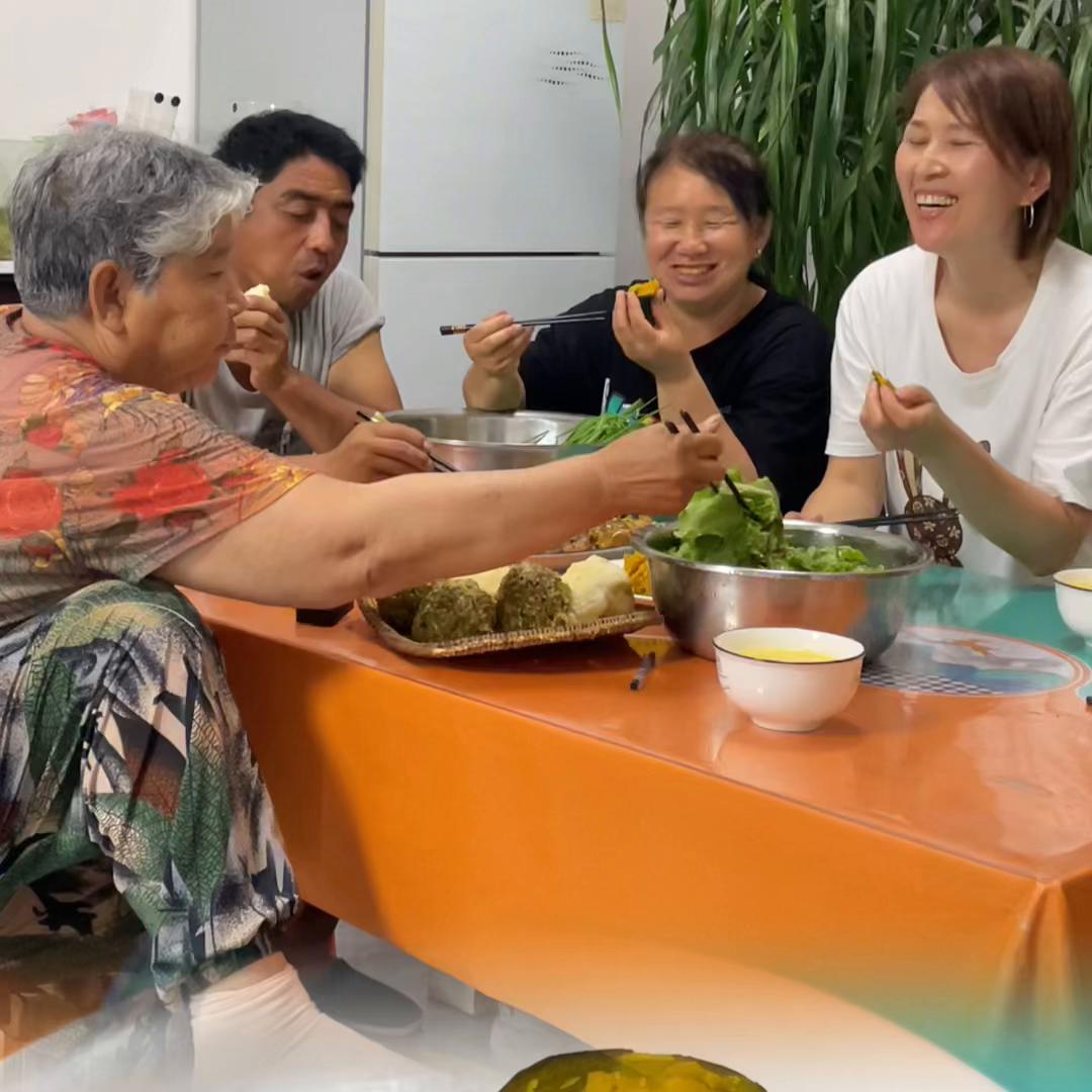 婆婆买什么衣服,婆婆进城穿的衣服叫什么