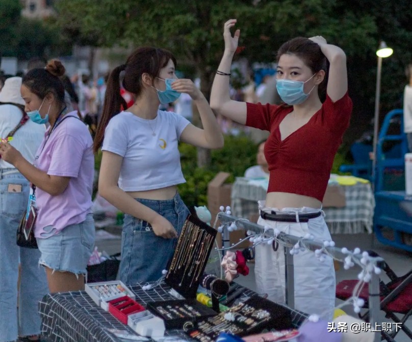 如何看待名校毕业生涌入小县城,大量985毕业生涌入县城意味着什么