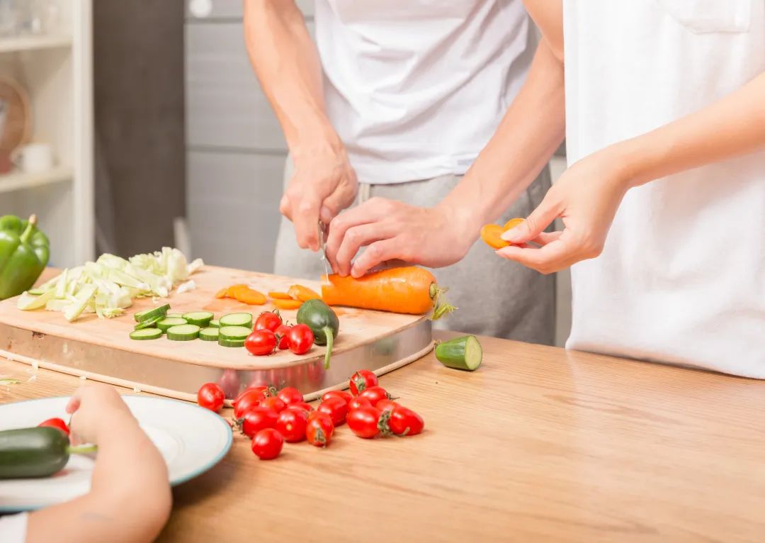 橱柜尺寸一般怎么设计比较好用,橱柜尺寸如何分得合理一些