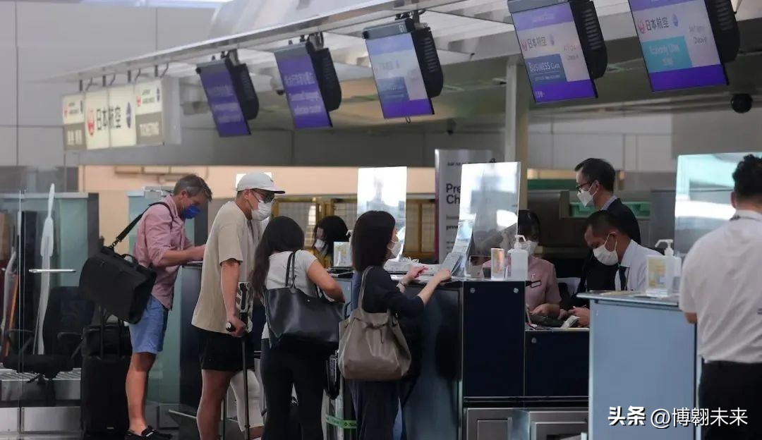 香港避疫挤爆深圳湾,香港医院被挤爆