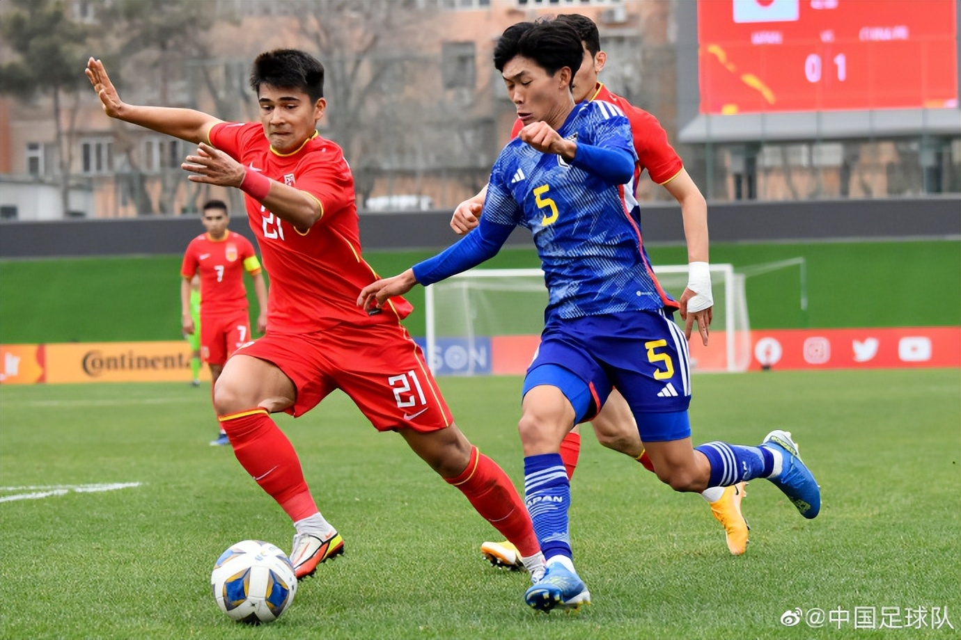 中国男足迎来七大归化球员,恭喜中国男足