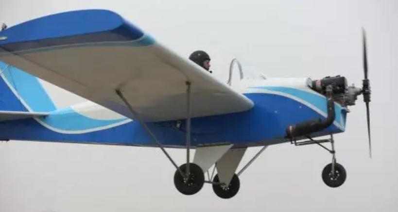 大学生自制飞机起飞,大学生自制轻型飞机