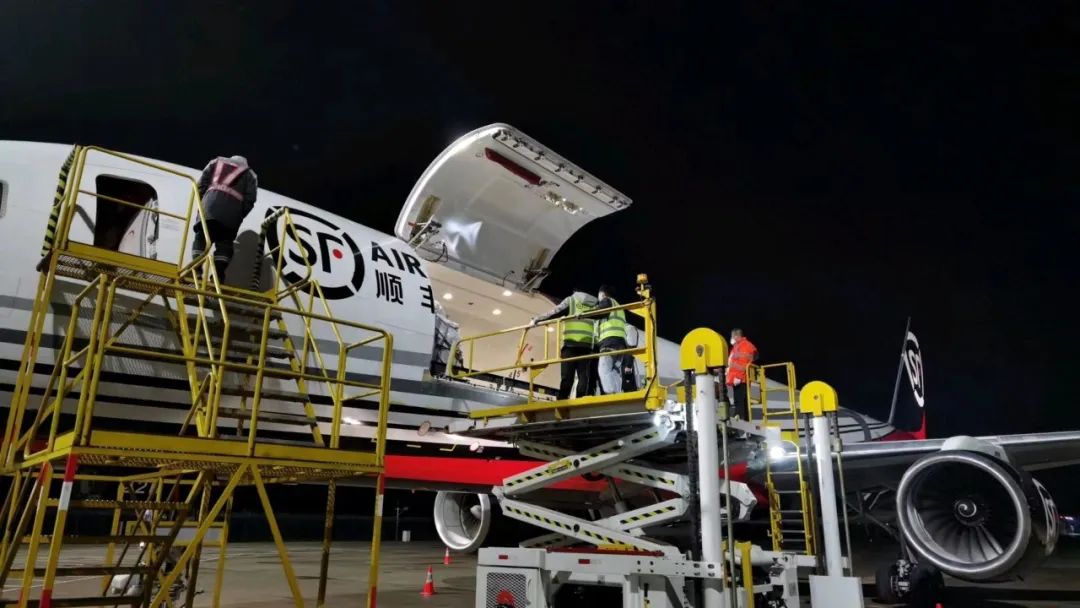 鄂州花湖机场正式试飞,花湖机场最新航线开通