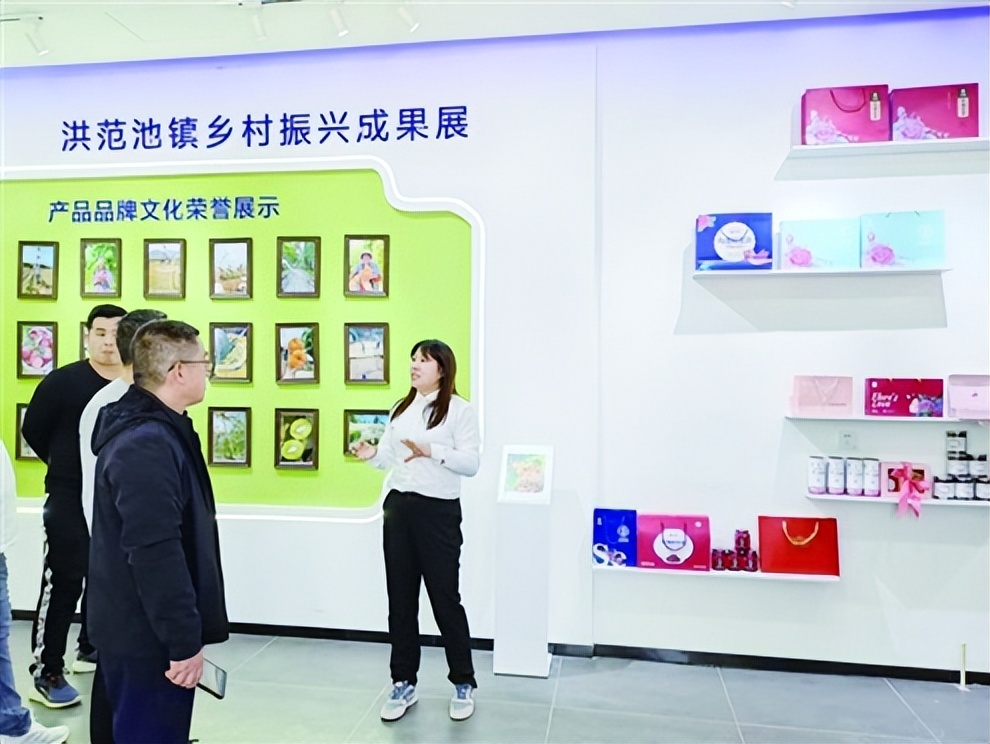 济南6个返乡创业大学生成立公司，在主播导游老师间自由切换，带火乡村旅游