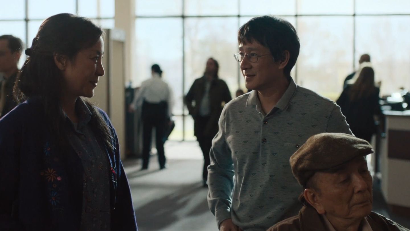 瞬息全宇宙——美国亚裔版的你好，李焕英