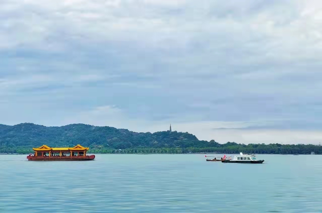 晚上游西湖怎么能玩的尽兴,七月西湖游玩攻略