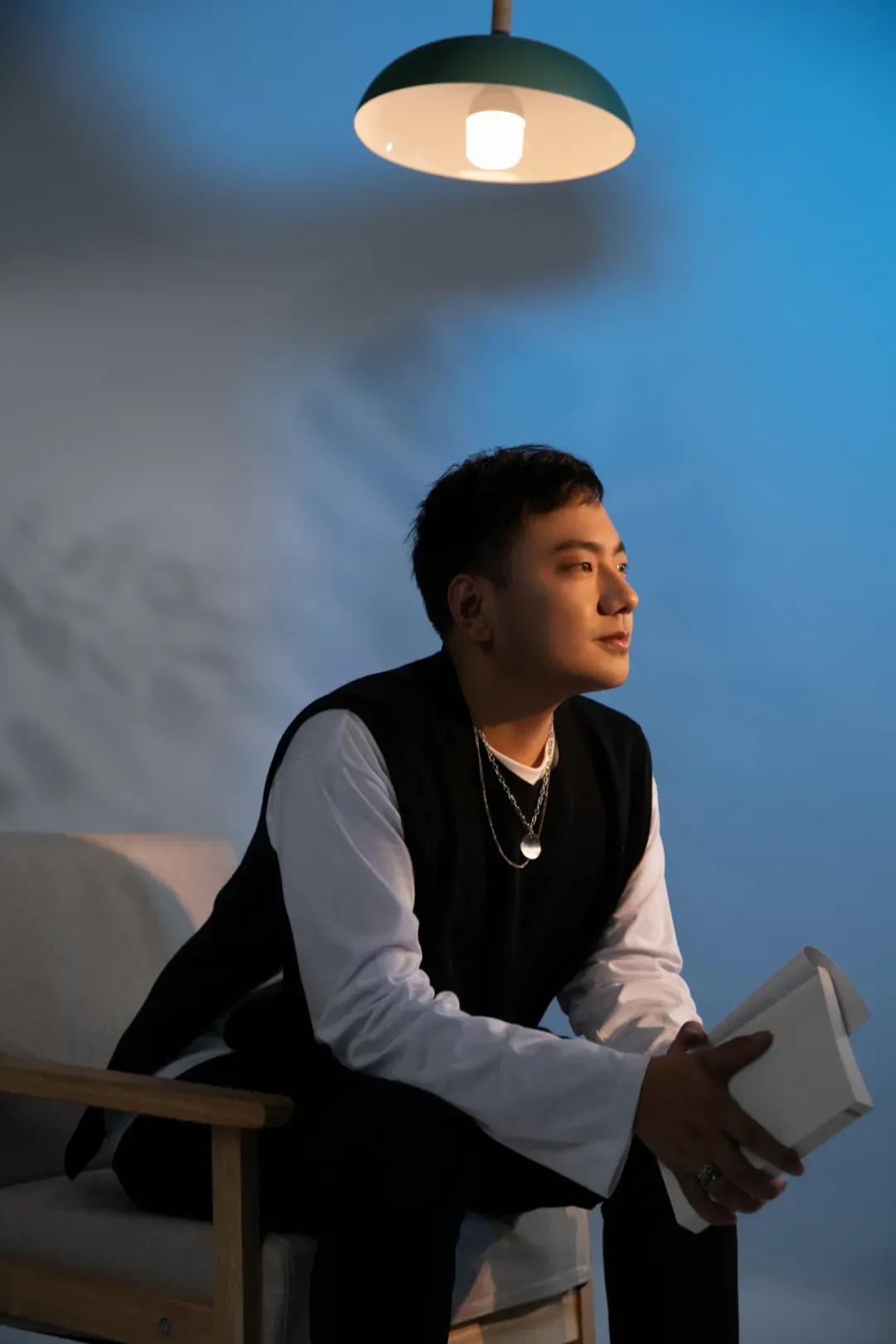 被誉为“刀郎2号”，凤凰传奇接班人，他却为何一直争议不断？