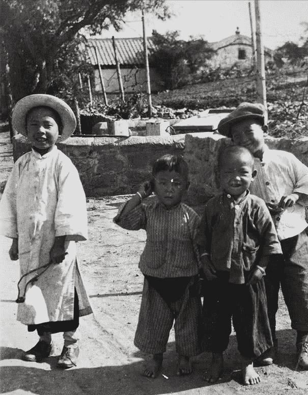 日军当着国军的面杀俘虏,日军侵华兽行