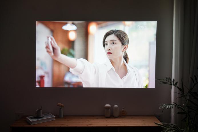 投影仪投屏卡顿坚果,投影仪投屏为什么老是卡顿