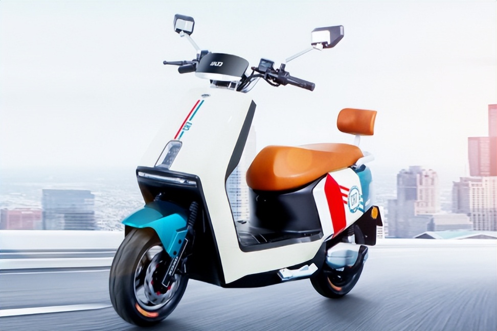 一次性从北京骑到唐山，小刀这2款车，续航能达400里，实用性超强