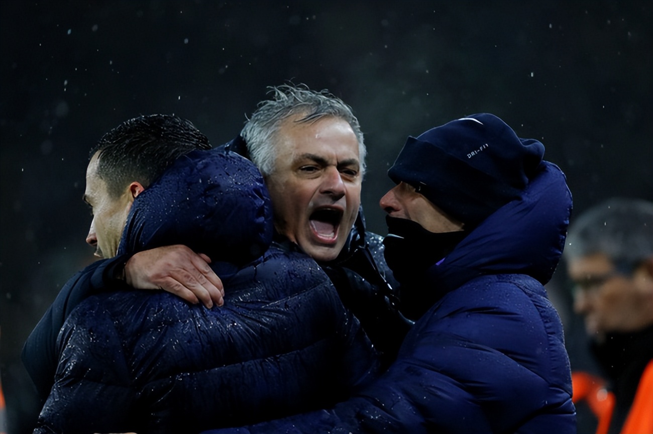 穆里尼奥炮轰裁判,穆里尼奥怒骂裁判