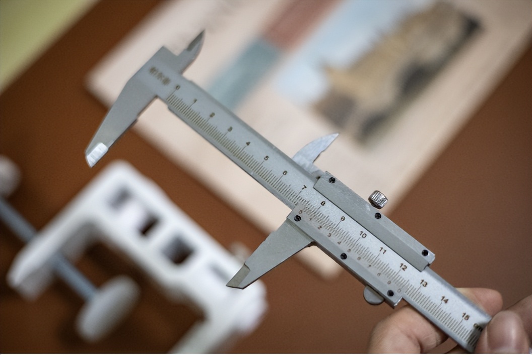 花2000块钱买灯贵吗,花2500买个灯是不是交了智商税