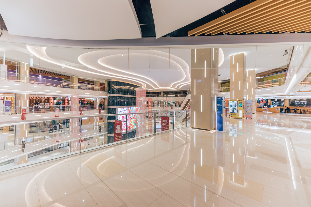 化妆品专柜一般摆放多少产品,为什么商场都是化妆品专柜