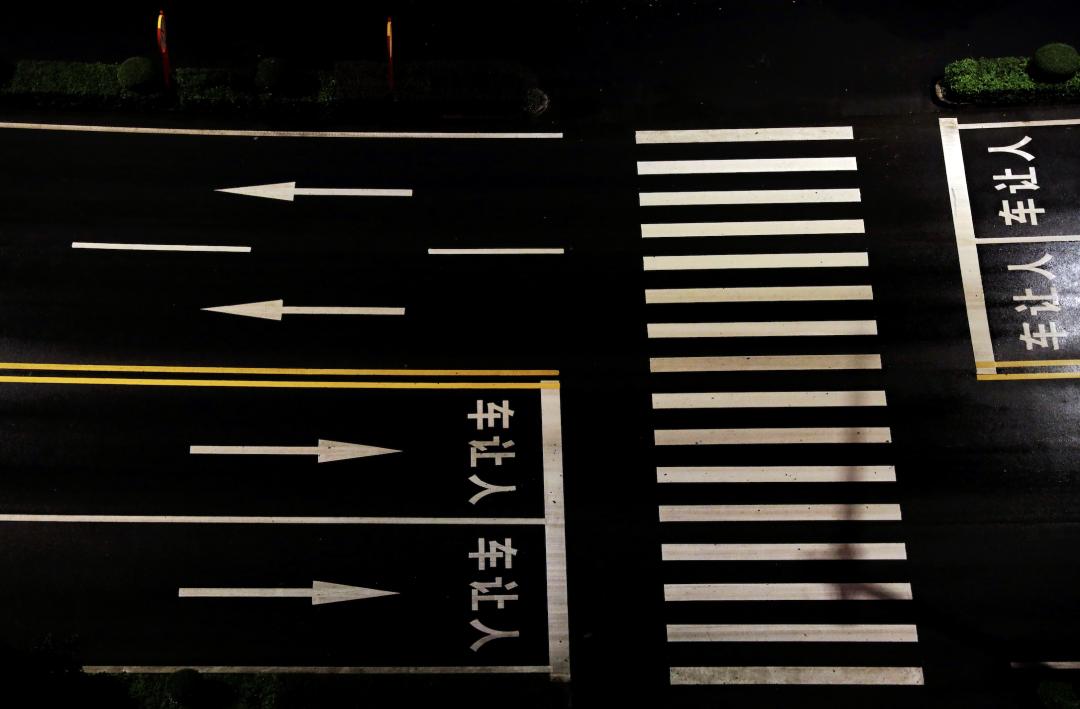 被车碾压的女孩救活了么,被大货车碾过的人