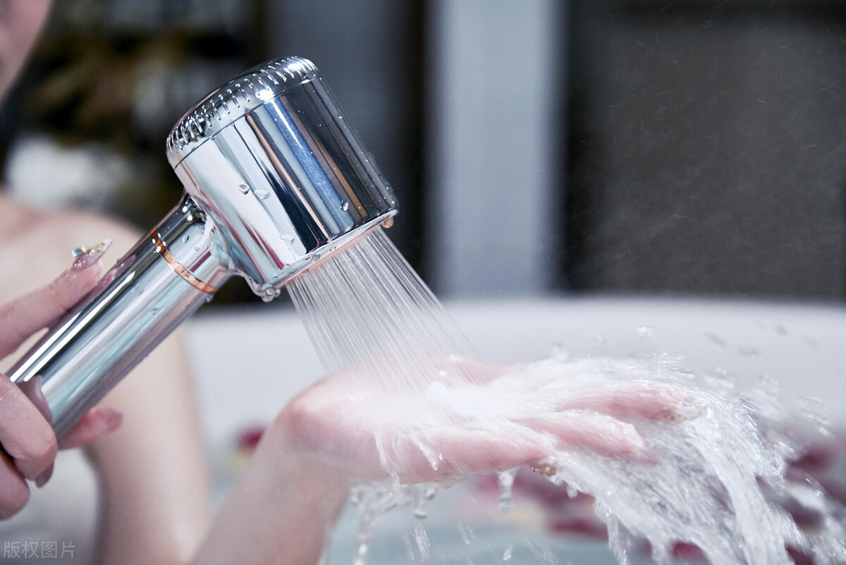 洗澡时毛发掉怎么回事,什么时候毛发会脱落