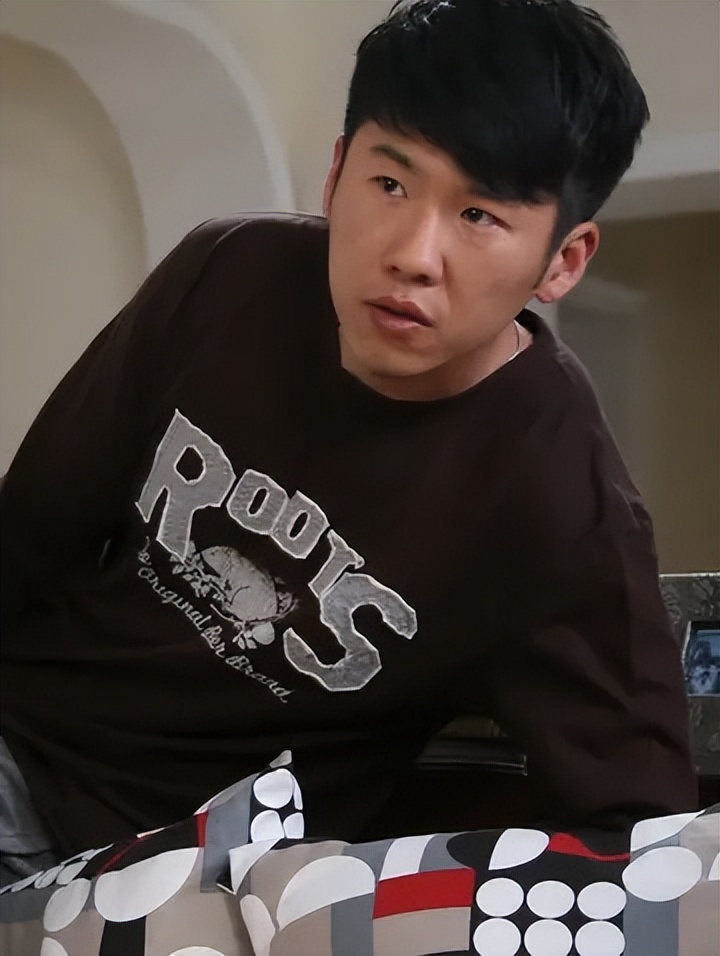 演员王骁与王馥荔,演员王骁是王馥荔的亲生儿子吗