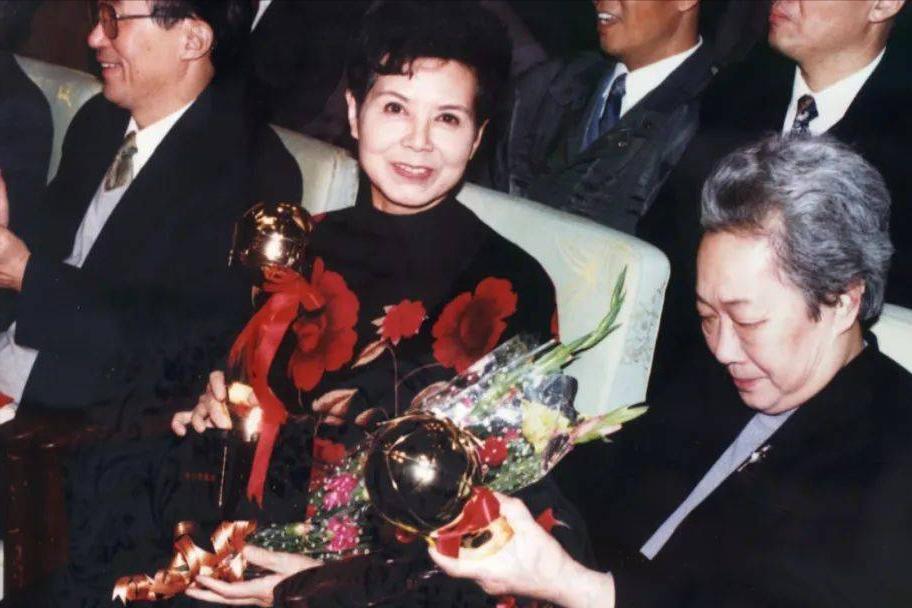 已经退休的12位央视著名主持人,已经退休的12位央视主持人