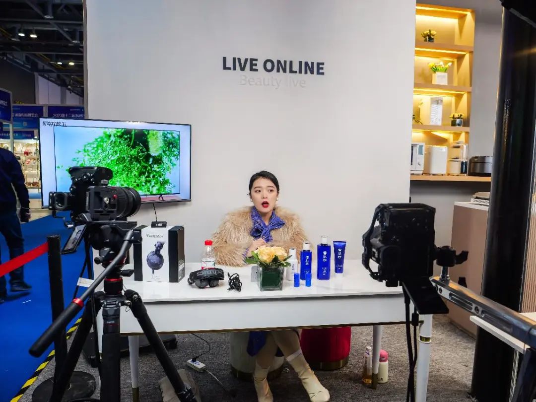 为什么松下是唯一参加新电商博览会的日系相机品牌？