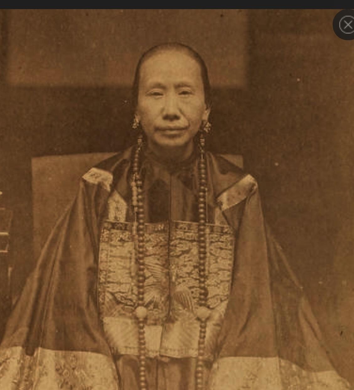 纳粹老照片15张,纳粹老照片犹太妇女