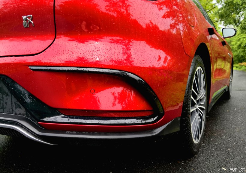 23万买比亚迪汉值得吗,售25.88万起比亚迪汉新车型上市