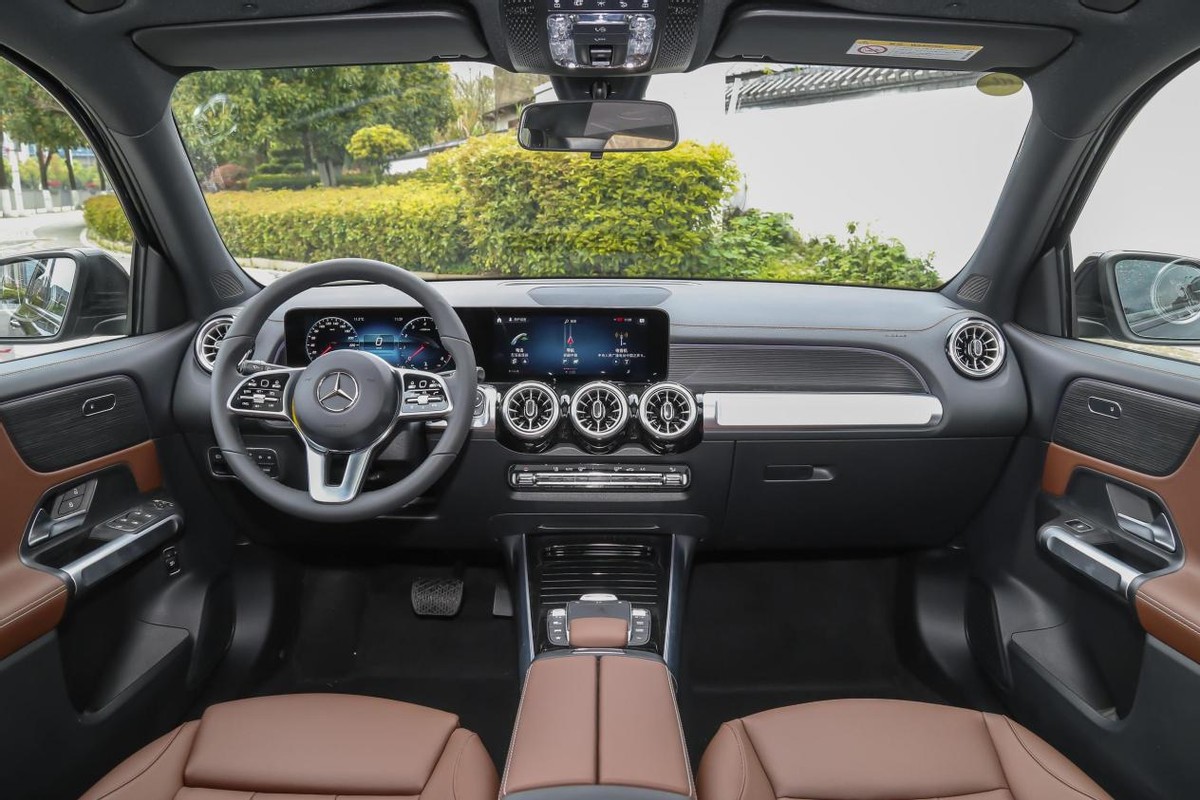 路虎发现运动版和奔驰glc260对比,路虎发现运动和奔驰glb对比图