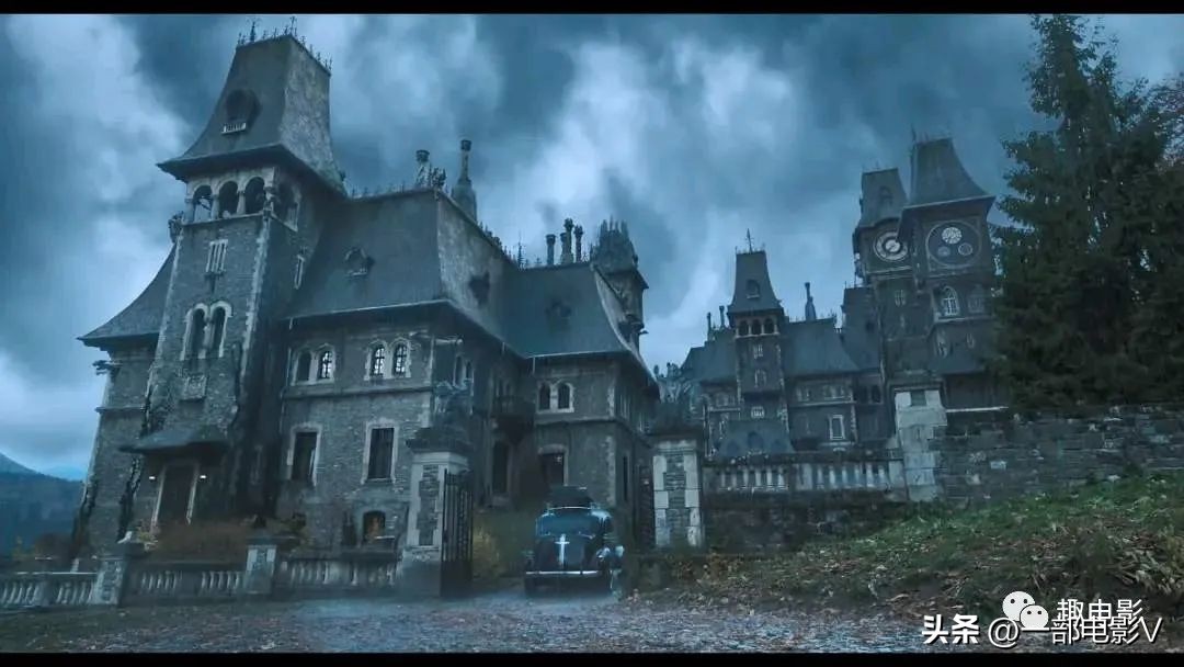 火爆全球，网飞再出王炸剧《星期三》